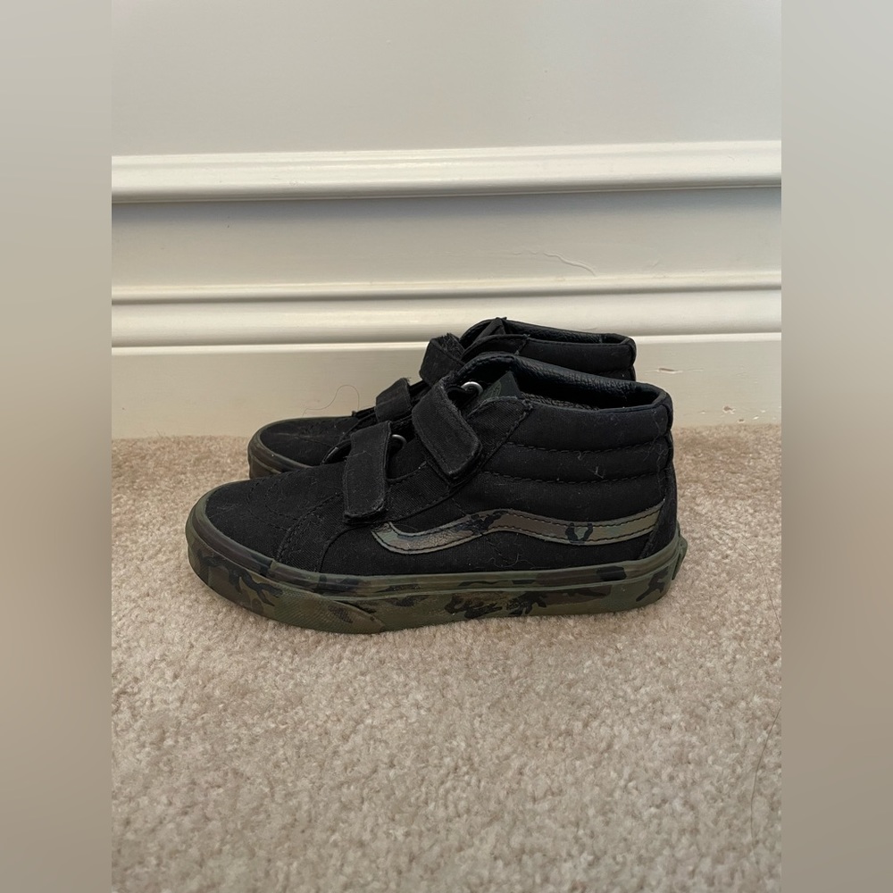 Vans - Mid Top Skate Shoe - Little Kid - Black/Camo